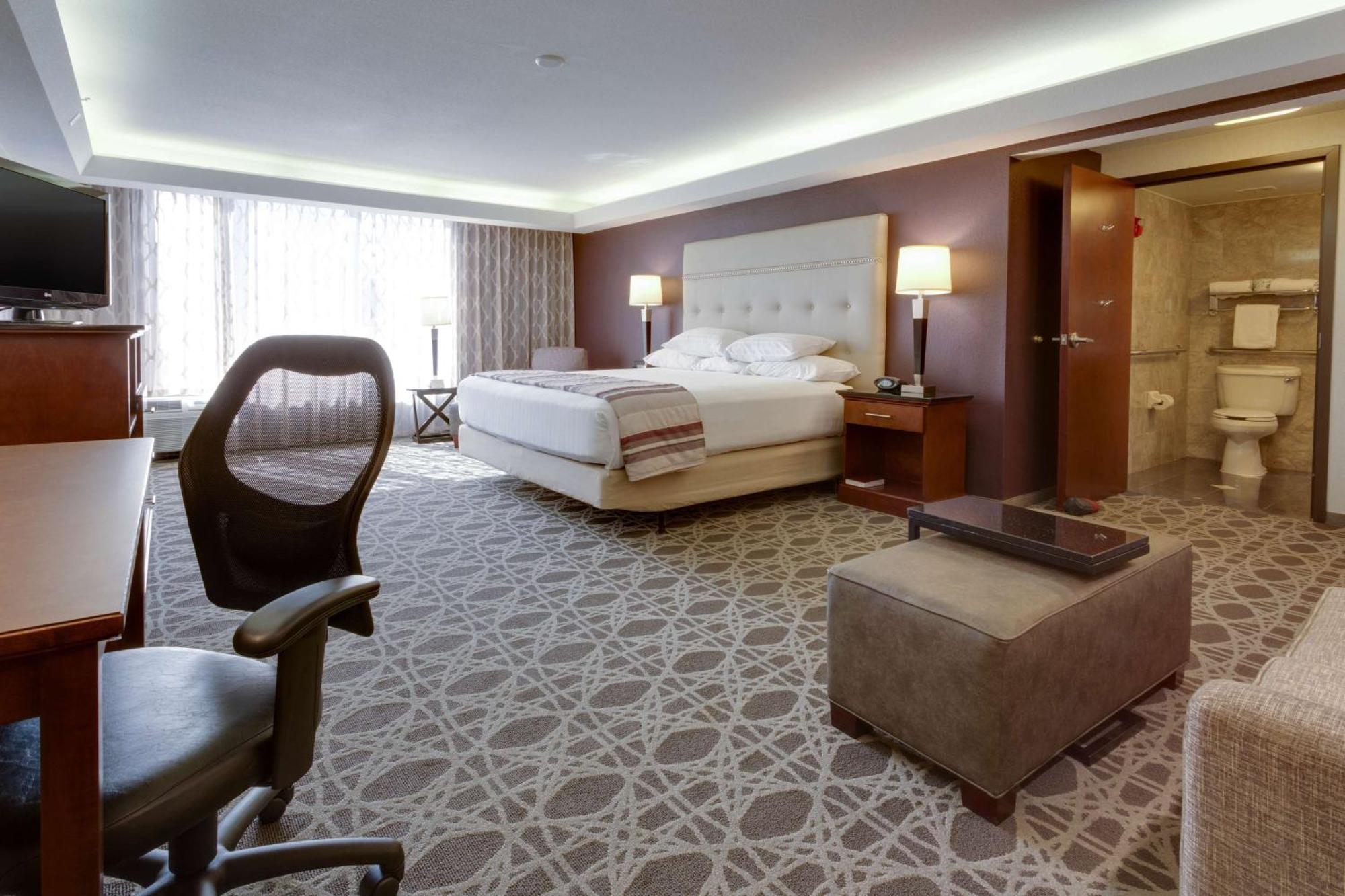 Drury Inn & Suites Силвър Спринг Екстериор снимка