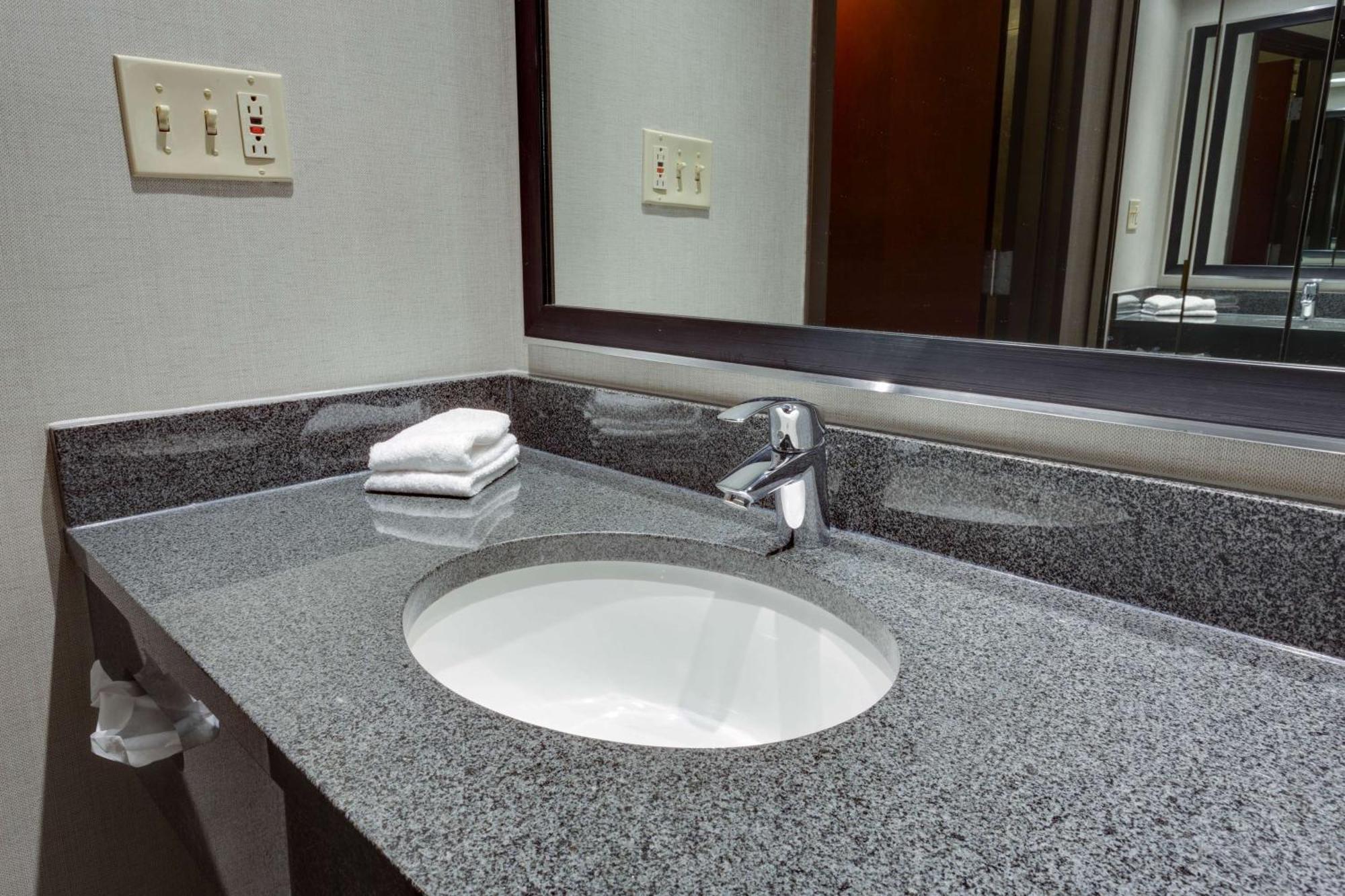 Drury Inn & Suites Силвър Спринг Екстериор снимка