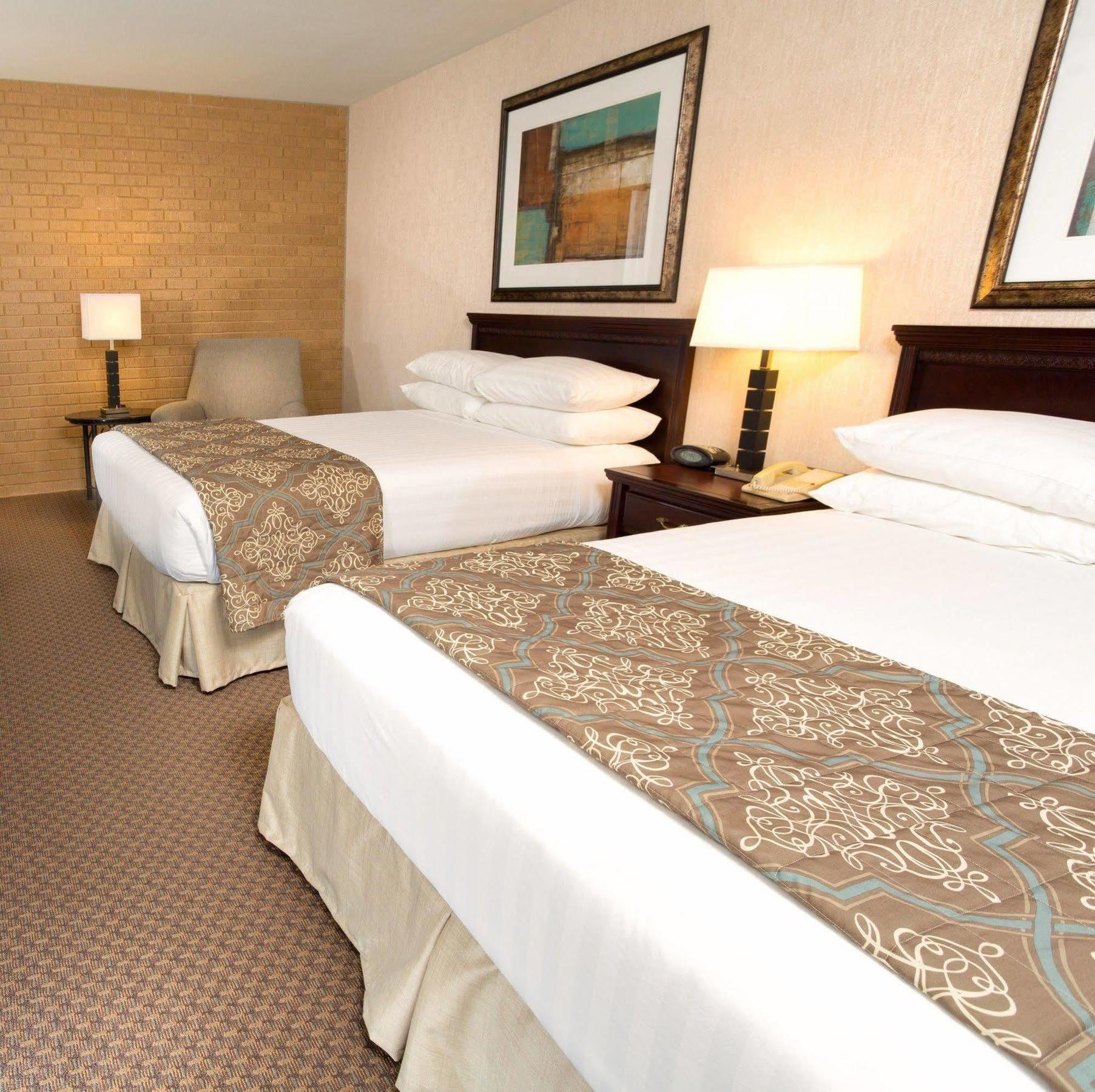 Drury Inn & Suites Силвър Спринг Екстериор снимка